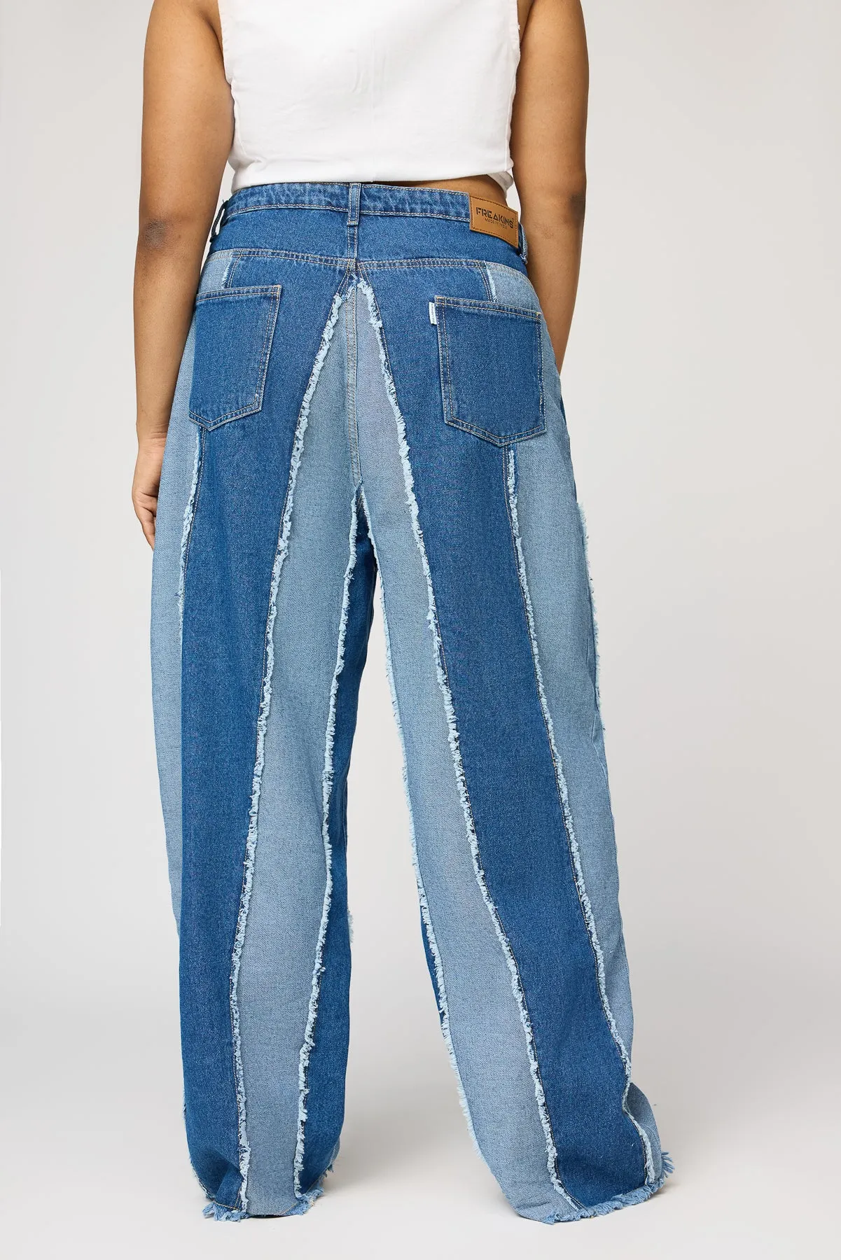 Dual Hue Denim Curve Straight Fit Jeans