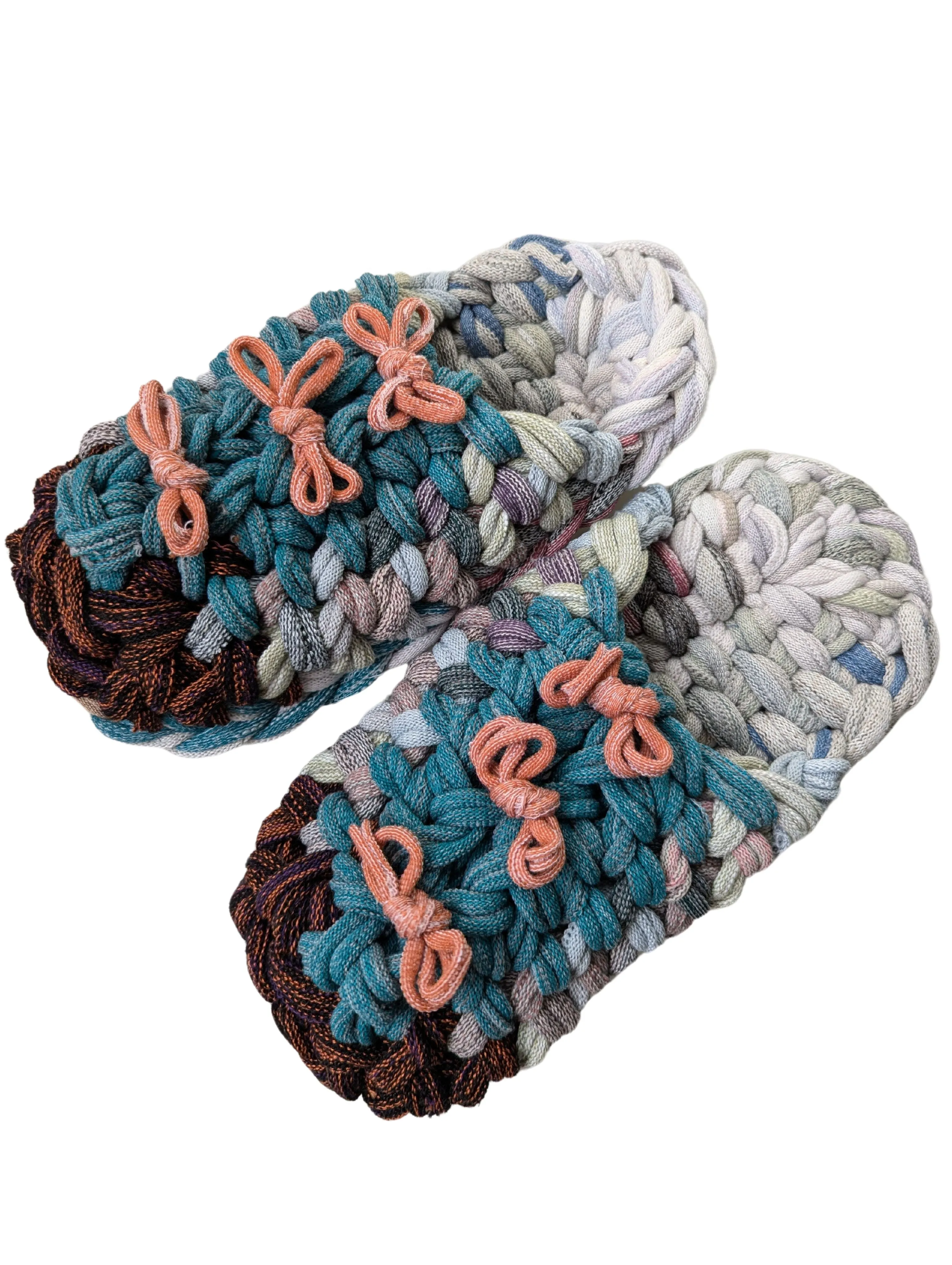 Medium | Knit up-cycle slippers 2024-M107 [Medium]