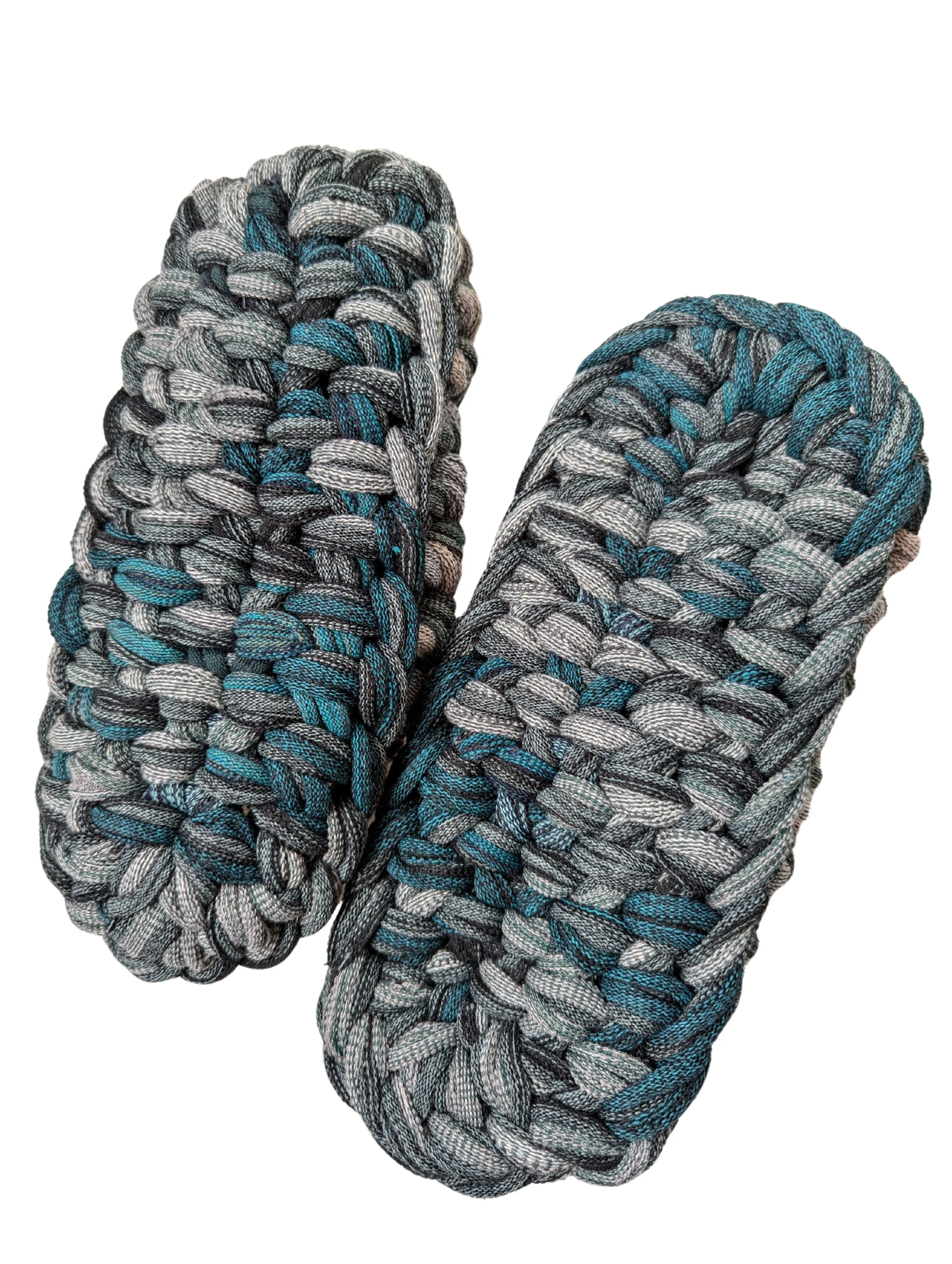 Medium | Knit up-cycle slippers 2024-M109 [Medium]