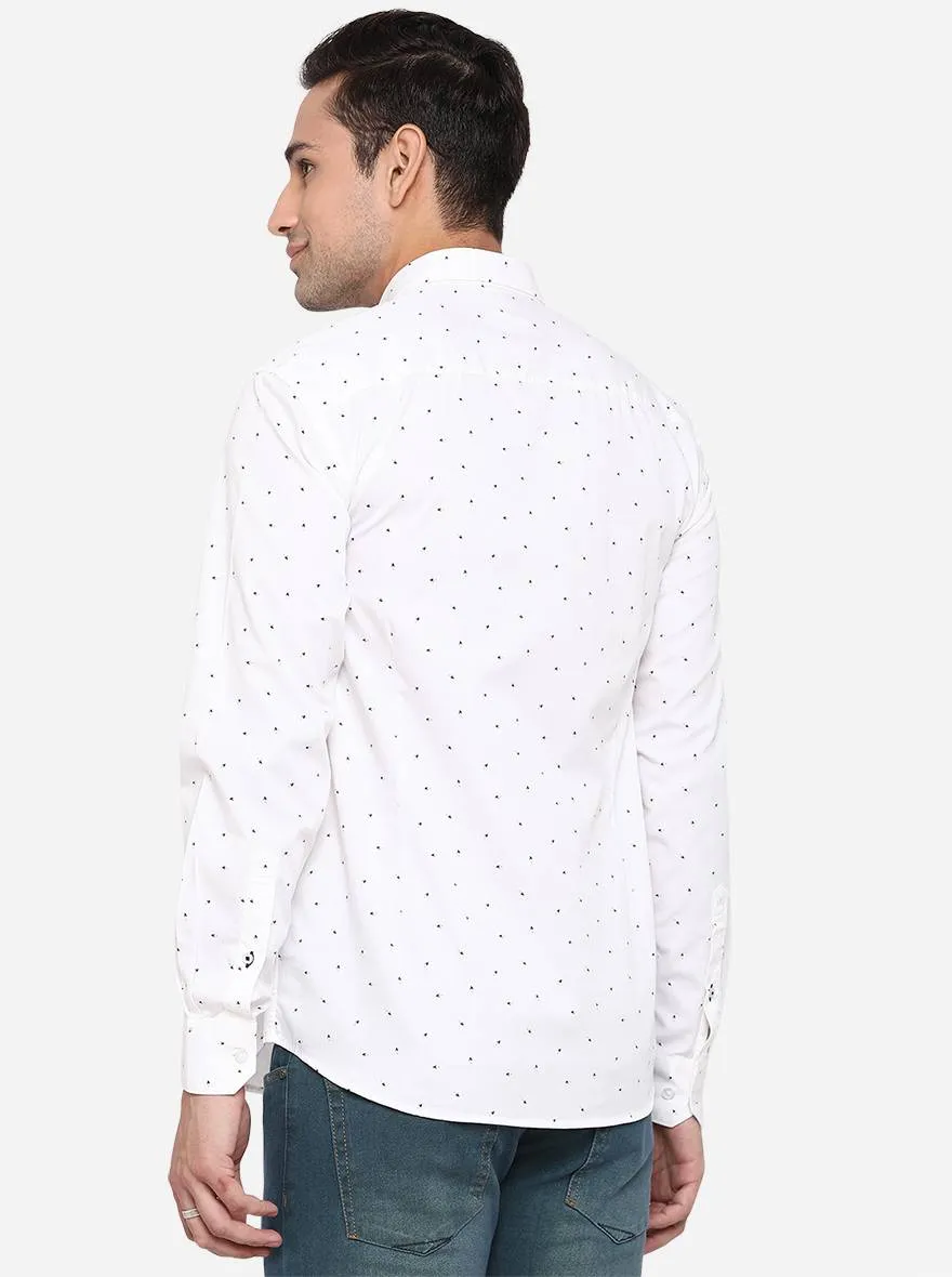 White & Navy Blue Printed Slim Fit Casual Shirt | JadeBlue