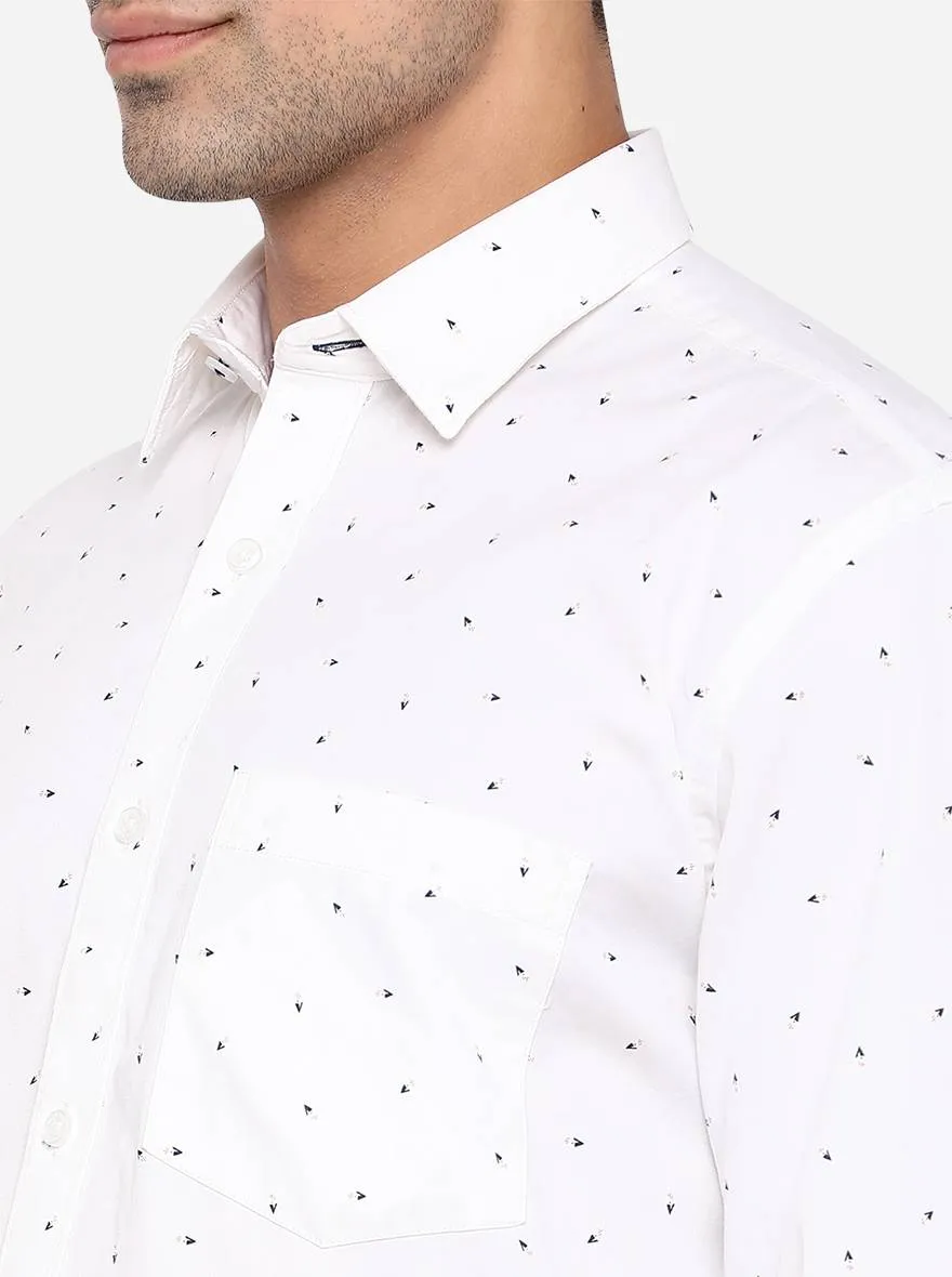 White & Navy Blue Printed Slim Fit Casual Shirt | JadeBlue